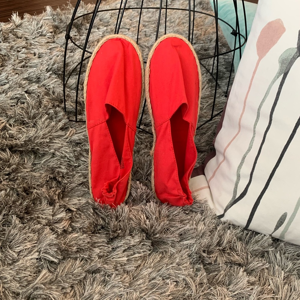 H & M Divided slip-ons, size 10, red